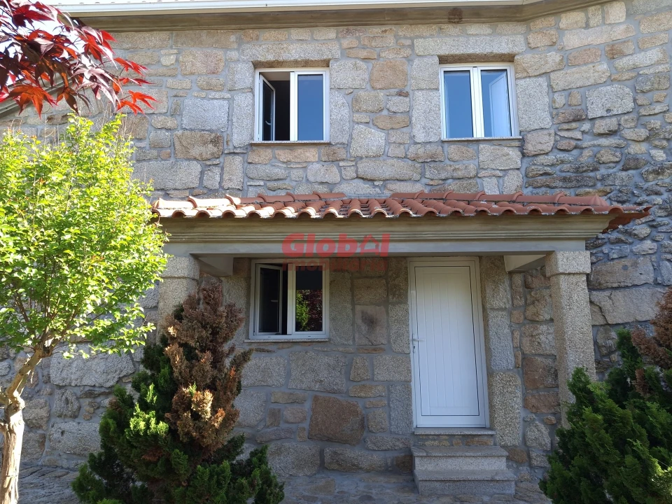 Moradia T4 para Venda em Romãs, Decermilo e Vila Longa Foto 1