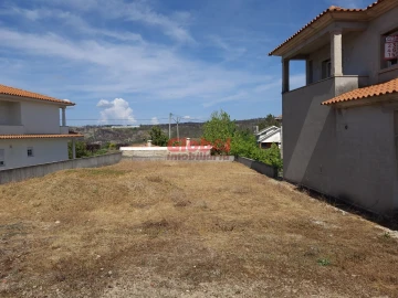 Moradia T4 para Venda em Aguiar da Beira e Coruche