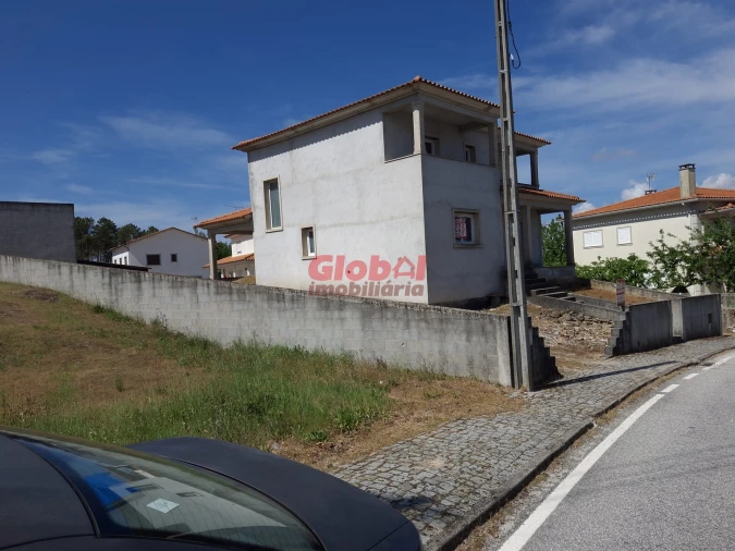 Moradia T4 para Venda em Aguiar da Beira e Coruche Foto 3