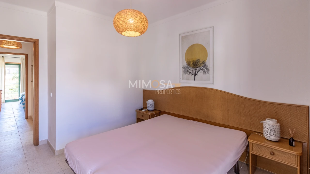 Apartamento T2 para Arrendamento em Lagos (São Sebastião e Santa Maria) Foto 9