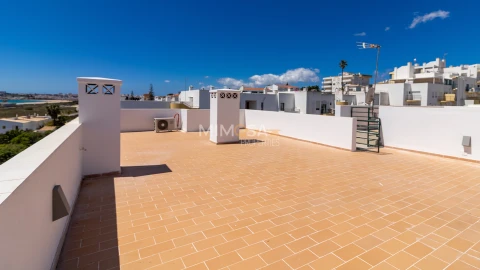 Apartamento T2 para Arrendamento em Lagos (São Sebastião e Santa Maria)