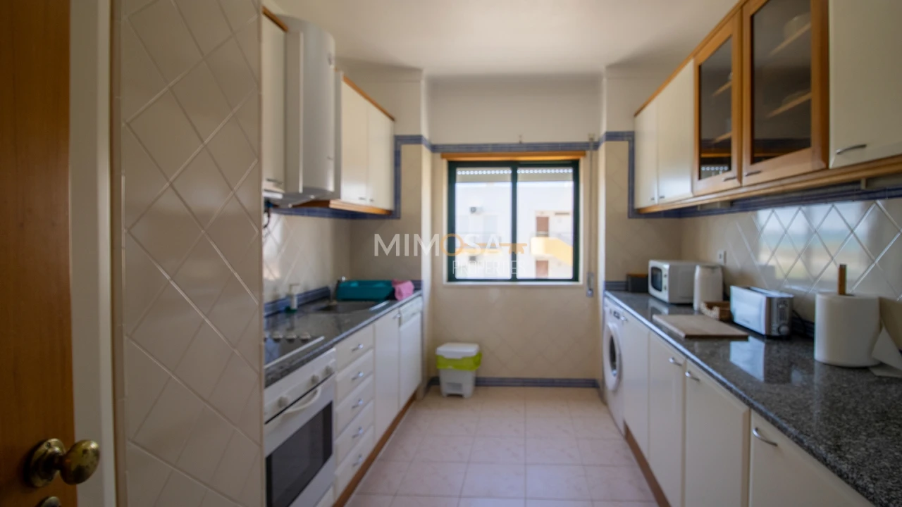 Apartamento T2 para Arrendamento em Lagos (São Sebastião e Santa Maria) Foto 6