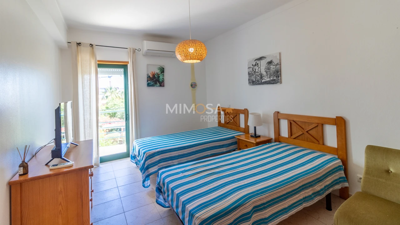 Apartamento T2 para Arrendamento em Lagos (São Sebastião e Santa Maria) Foto 12