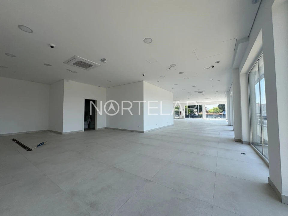 Loja para Arrendamento em Ribeirão Foto 5