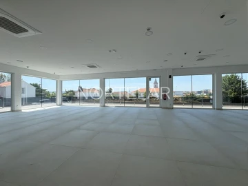 Loja para Arrendamento em Ribeirão