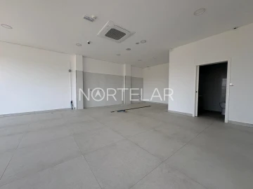 Loja para Arrendamento em Ribeirão