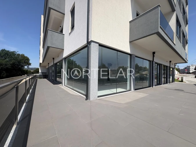 Loja para Arrendamento em Ribeirão Foto 11