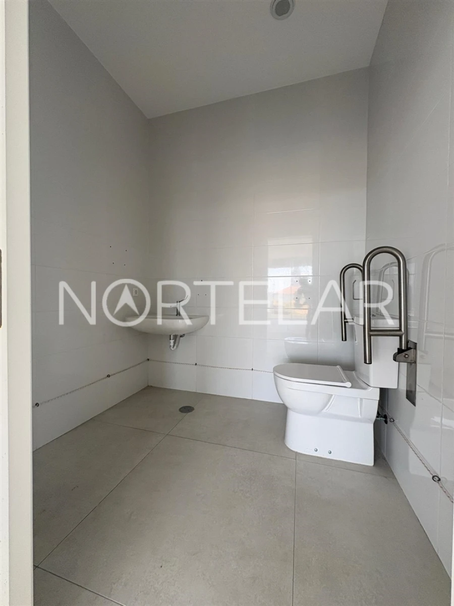 Loja para Arrendamento em Ribeirão Foto 10