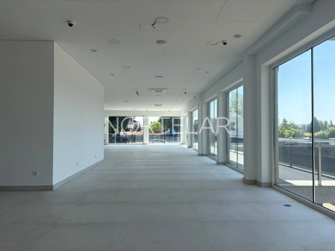 Loja para Arrendamento em Ribeirão Foto 7