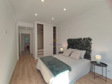 Apartamento T2 para Venda em Benfica