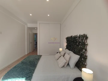 Apartamento T2 para Venda em Benfica