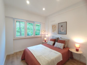 Apartamento T2 para Venda em Benfica