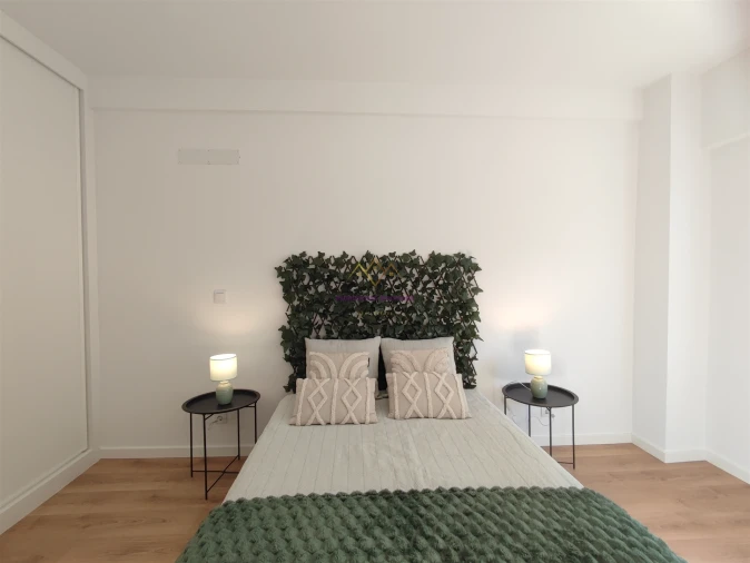 Apartamento T2 para Venda em Benfica Foto 5