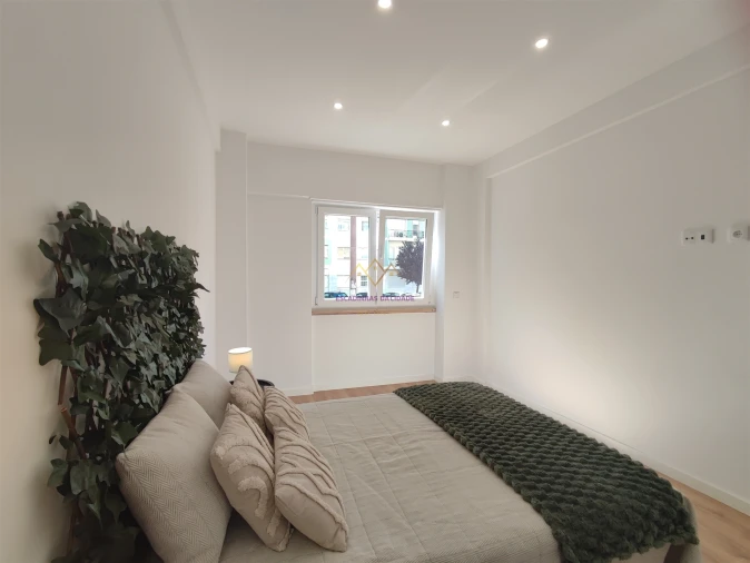 Apartamento T2 para Venda em Benfica Foto 6