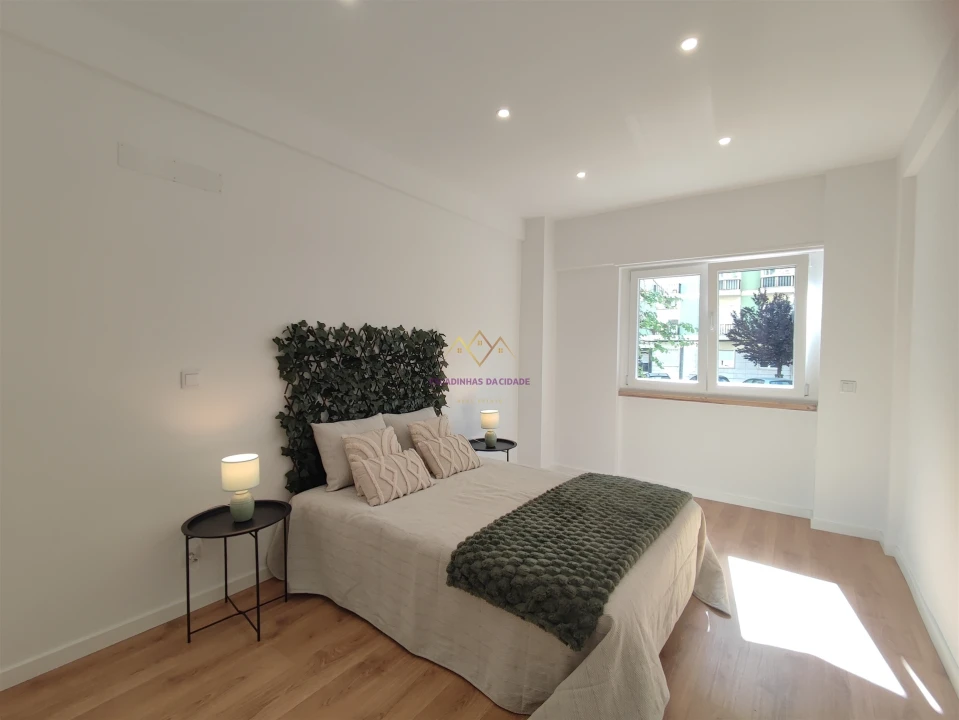 Apartamento T2 para Venda em Benfica Foto 7