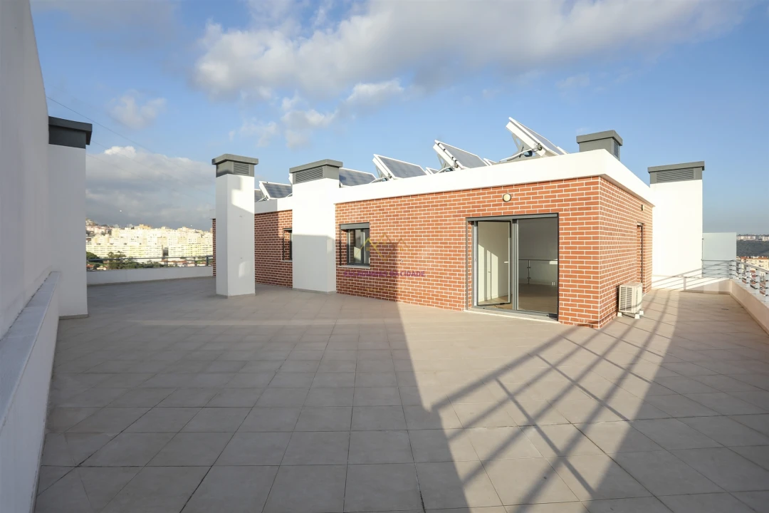 Apartamento T4 para Venda em Odivelas Foto 36