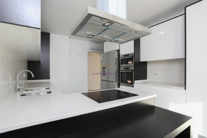 Apartamento T4 para Venda em Odivelas