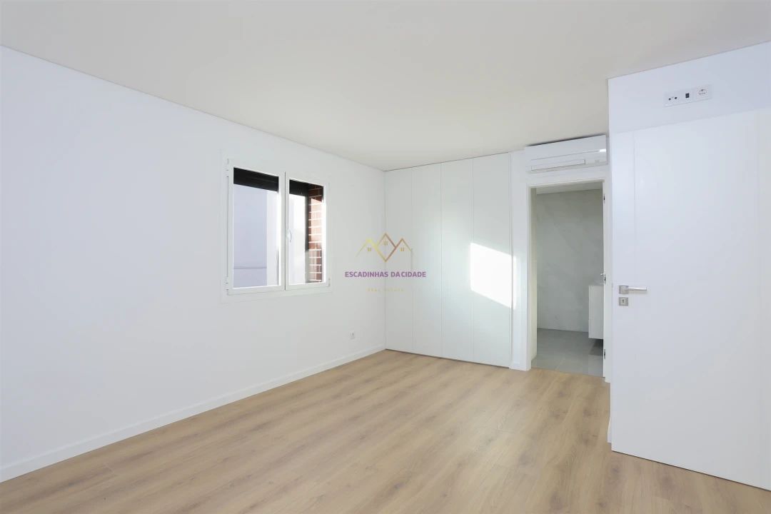 Apartamento T4 para Venda em Odivelas Foto 27