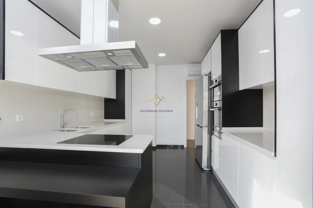 Apartamento T4 para Venda em Odivelas Foto 8