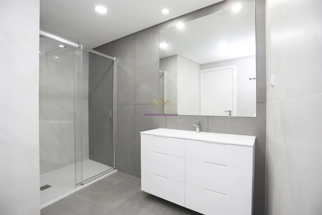 Apartamento T4 para Venda em Odivelas Foto 17