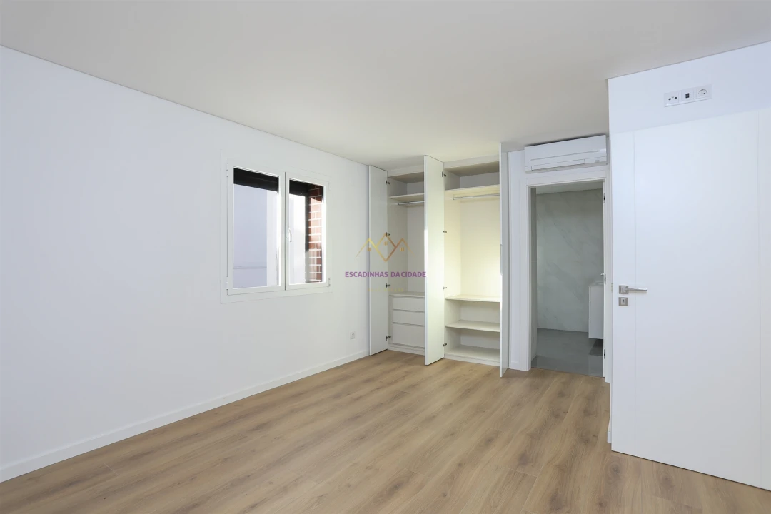 Apartamento T4 para Venda em Odivelas Foto 29