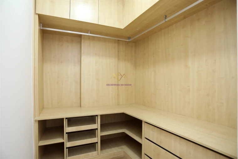 Apartamento T4 para Venda em Odivelas Foto 22