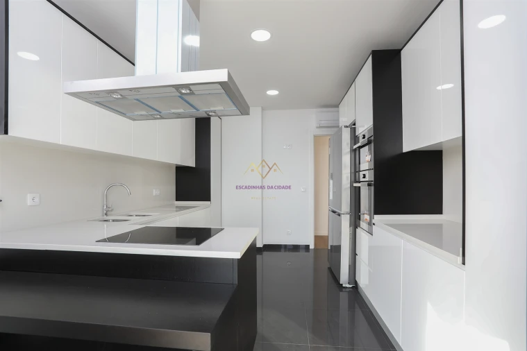 Apartamento T4 para Venda em Odivelas Foto 8