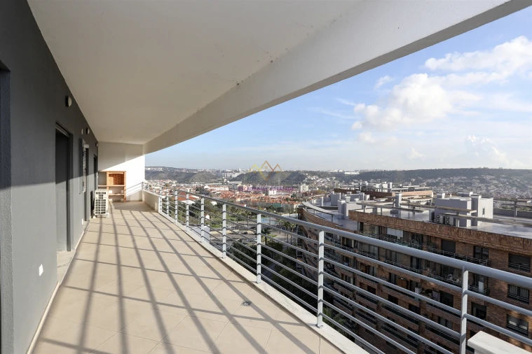 Apartamento T4 para Venda em Odivelas Foto 10