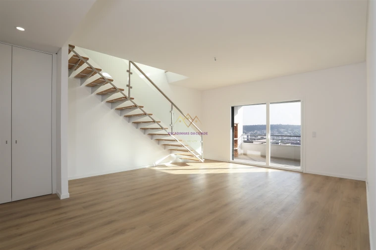 Apartamento T4 para Venda em Odivelas Foto 4