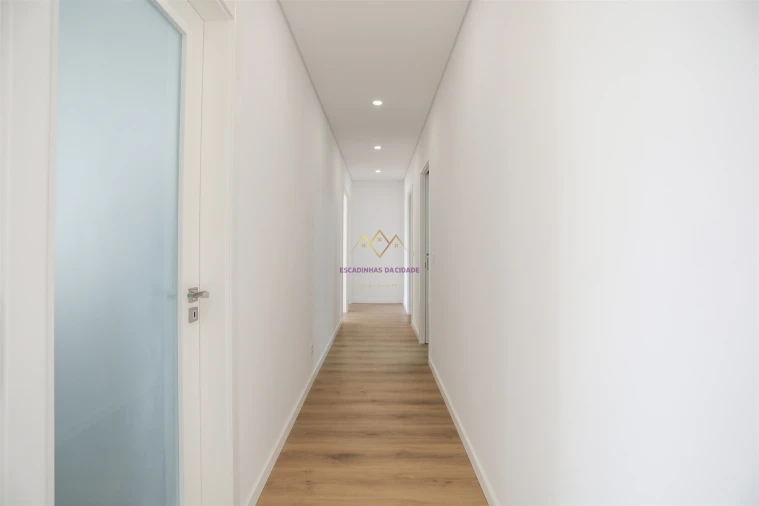 Apartamento T4 para Venda em Odivelas Foto 12