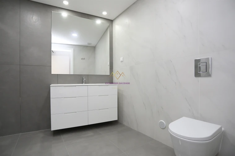 Apartamento T4 para Venda em Odivelas Foto 16