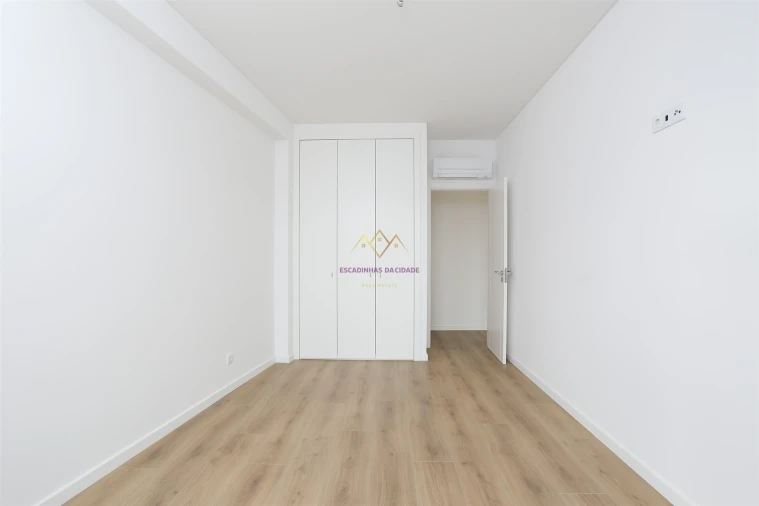 Apartamento T4 para Venda em Odivelas Foto 14