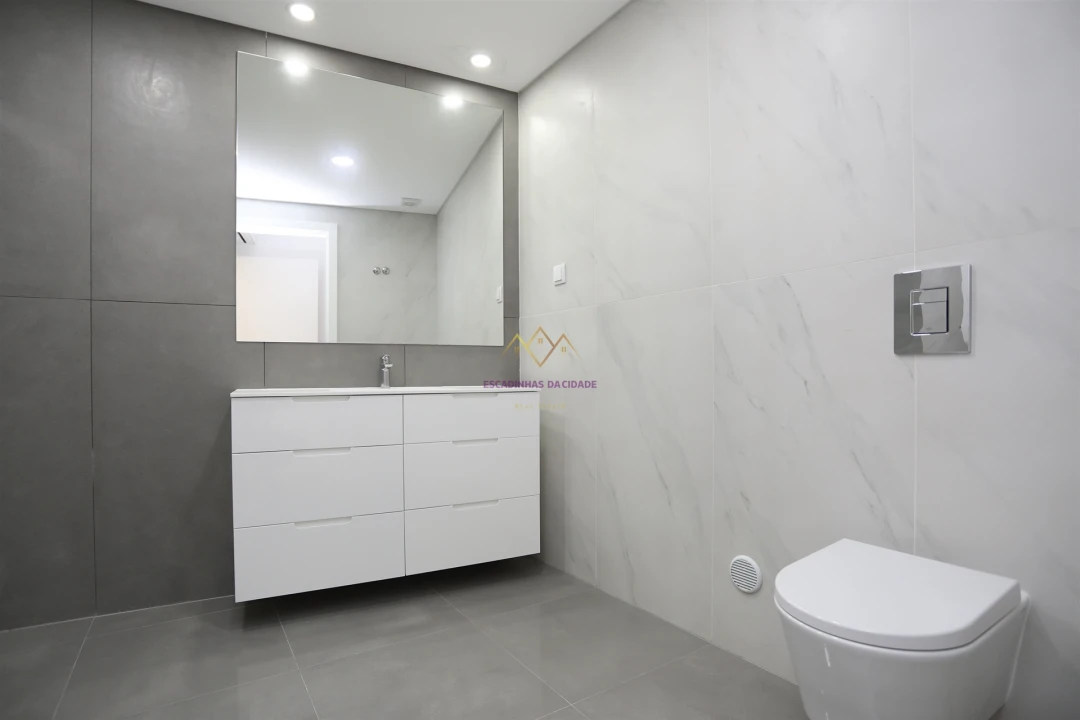 Apartamento T4 para Venda em Odivelas Foto 16