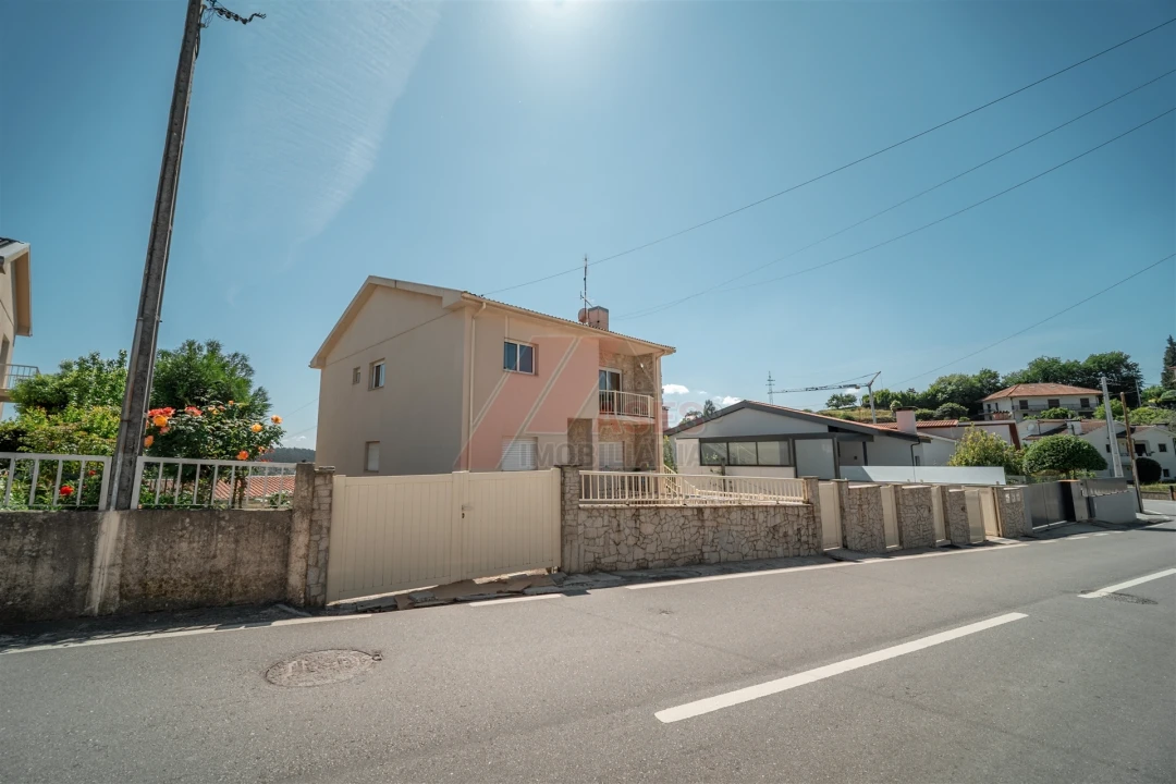 Moradia T3 para Venda em Arões (São Romão) Foto 1