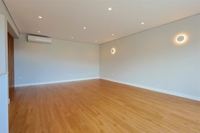 Apartamento T2 para Venda em Funchal (Se)