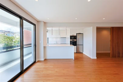 Apartamento T2 para Venda em Funchal (Se)
