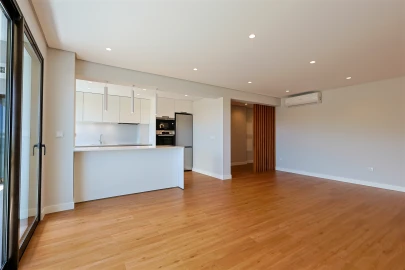 Apartamento T2 para Venda em Funchal (Se)