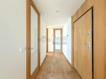 Apartamento T2 para Arrendamento em Urgezes