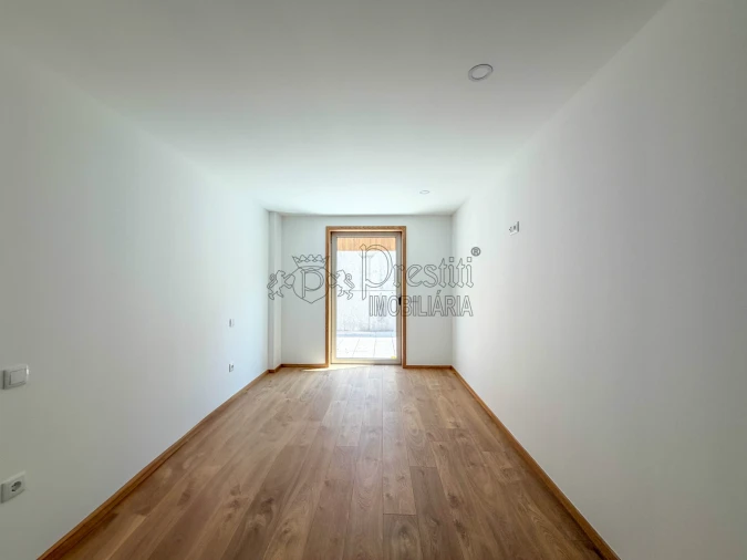 Apartamento T2 para Arrendamento em Urgezes Foto 9