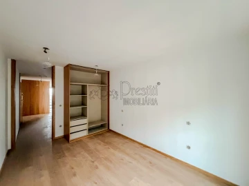 Apartamento T2 para Arrendamento em Urgezes