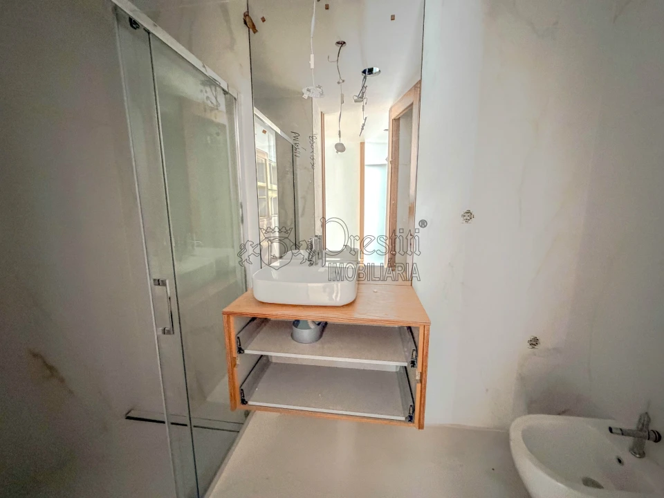 Apartamento T2 para Arrendamento em Urgezes Foto 8