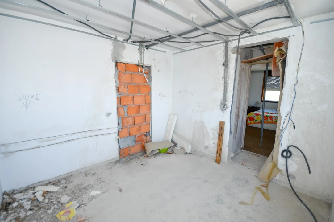 Apartamento T5 para Venda em Ramalde Foto 18