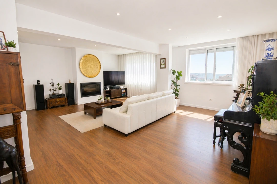 Apartamento T5 para Venda em Ramalde Foto 6