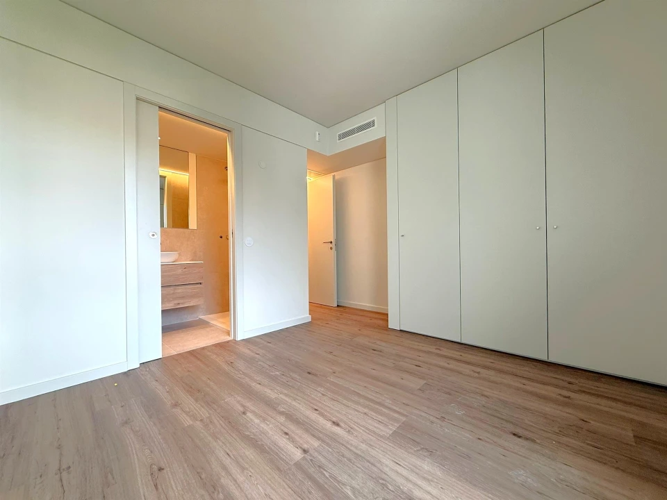 Apartamento T2 para Venda em Ramalde Foto 14