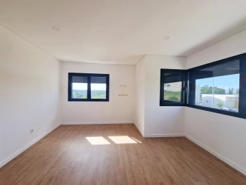 Moradia T5 para Venda em Ranhados