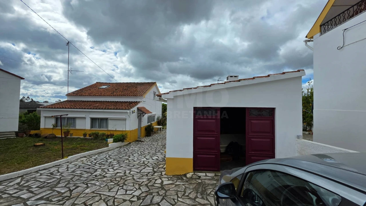 Moradia T2 para Venda em Benquerenças Foto 4