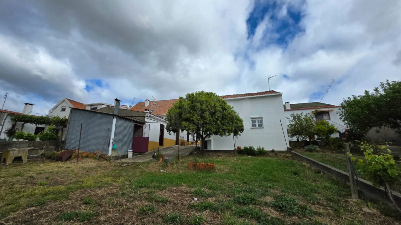 Moradia T2 para Venda em Benquerenças Foto 3