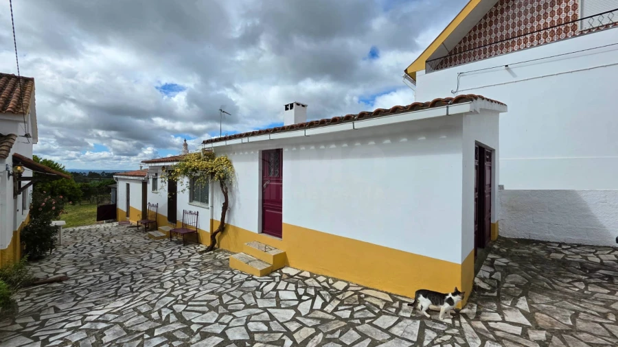 Moradia T2 para Venda em Benquerenças Foto 2