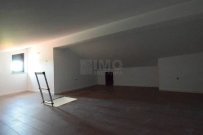 Apartamento T1 para Venda em Teixoso e Sarzedo