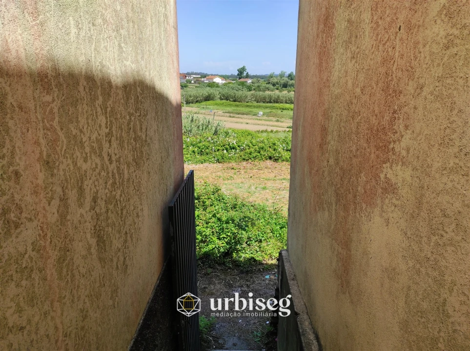 Moradia T2 para Venda em Maiorca Foto 12